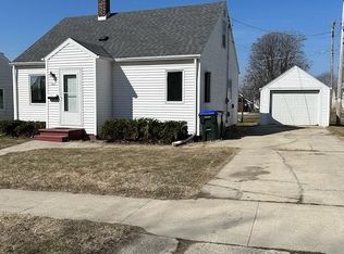 205 N 3rd St, Algoma, WI 54201