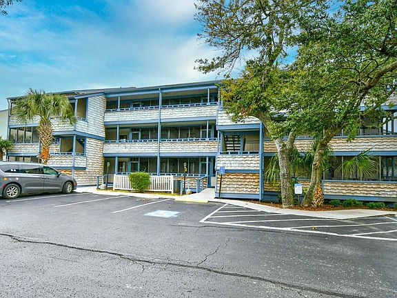 3rd image of 250 Maison Dr. #D-5