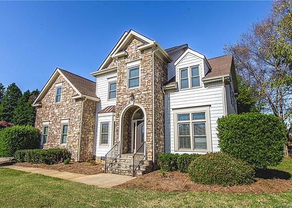 2nd image of 123 Topsail Pl