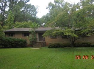 8001 Denbur Dr, Charlotte, NC 28215