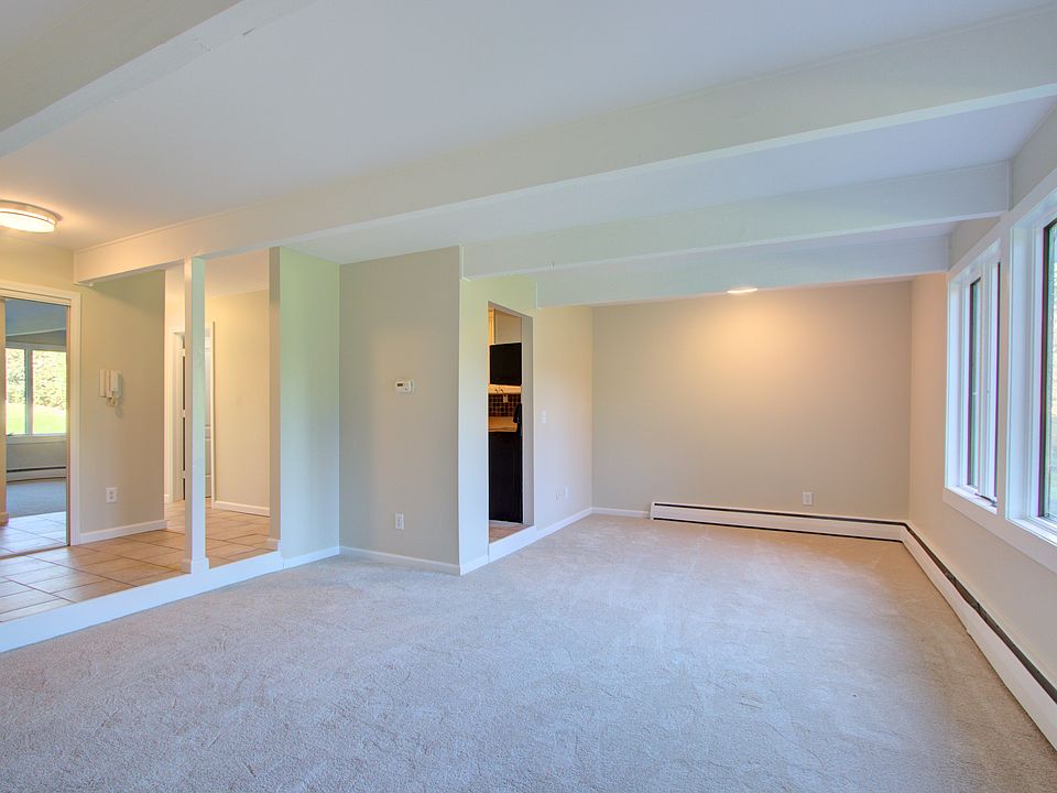 2nd image of 339 Concord Pl APT 1