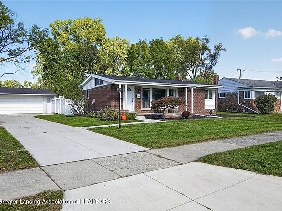 3rd image of 27642 Bennett St