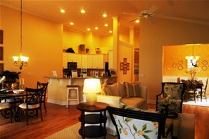 4th image of 38 MILLTOWNE Drive