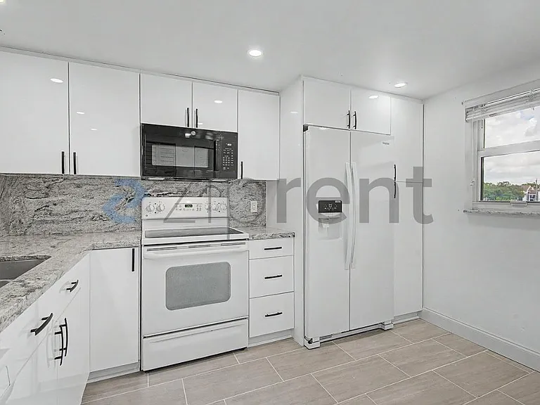 10110 Boca Entrada Blvd #201 — Photo 4
