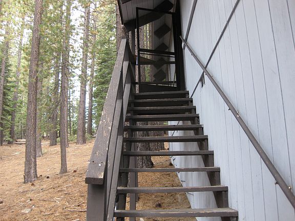 2nd image of 1422 Bonanza Ave