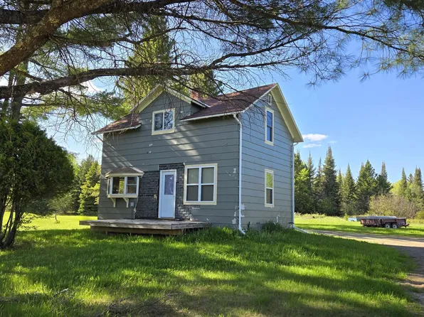 5544 River Rd, Buyck, MN 55771