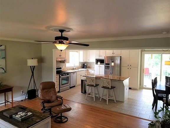 5th image of 8004 Livingston Dr