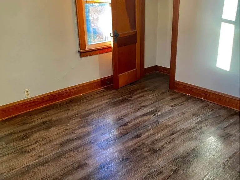 604 S 6th Ave — Photo 16