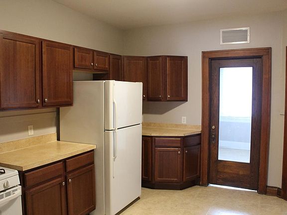 2nd image of 632 Fulton St W #6322W