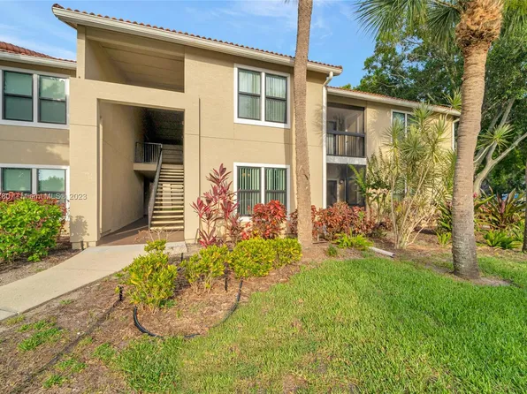 4061 Crockers Lake Blvd #17, Sarasota, FL 34238