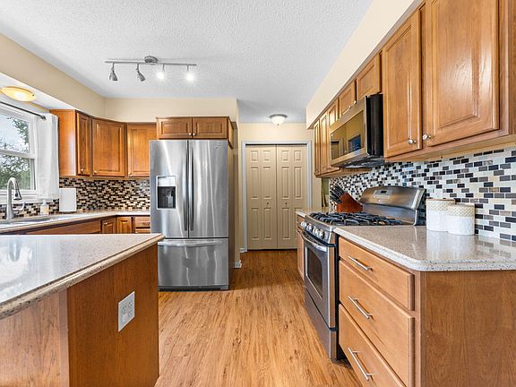 2nd image of 1234 Harwood Cir