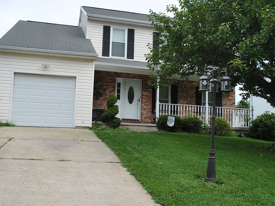 1st image of 806 Fairwind Dr