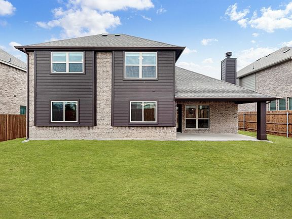 4th image of 305 Sparkling Springs Dr