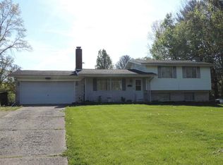 4612 S Robinson Pl, West Terre Haute, IN 47885