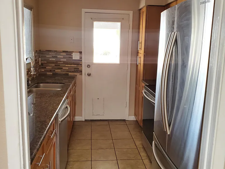1719 E Gaylon Dr — Photo 7