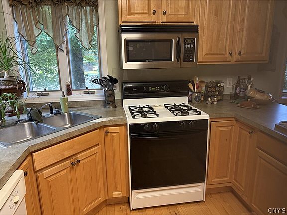 2nd image of 3273 Walden Oaks Blvd