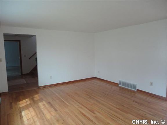 5th image of 4916 Driftwood Dr
