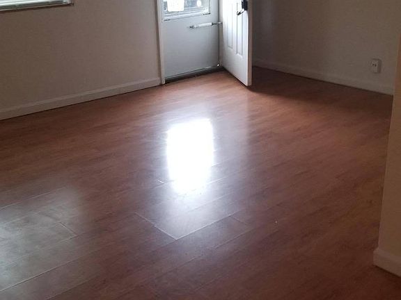 2nd image of 10770 Tropic Dr