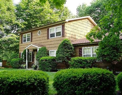 LOWEST PRICED 5 BDRM COLONIAL IN CLARKSTOWN!
