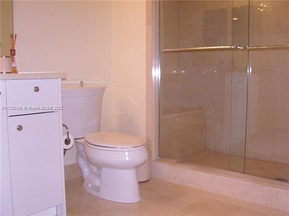 4th image of 19900 E Country Club Dr APT 916