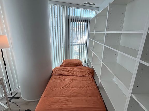 2nd image of 14 York St #3505A