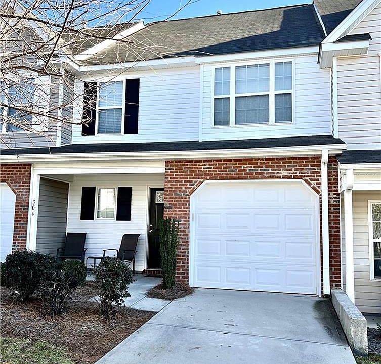 1st image of 304 Robyns Glen Cir