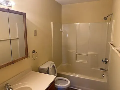 545 2nd St — Photo 12