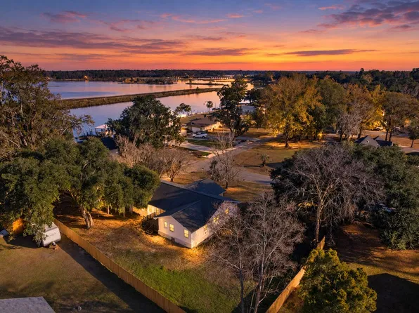 1822 Mallard Cir, Moncks Corner, SC 29461