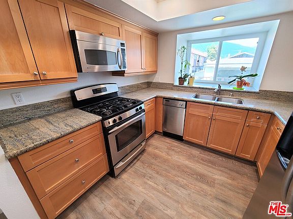 2nd image of 151 Bonita St Unit E