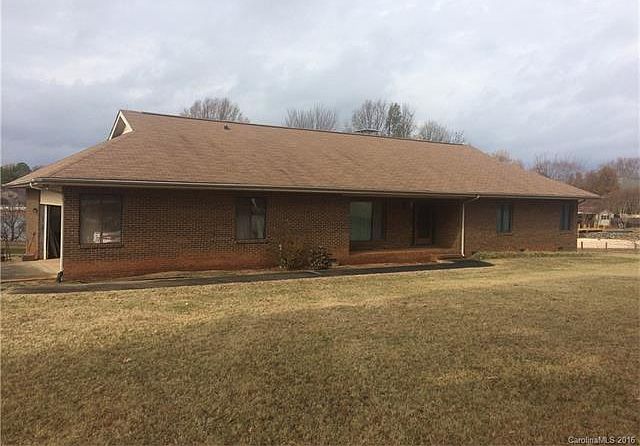 2nd image of 21109 Lakeview Cir #16&17