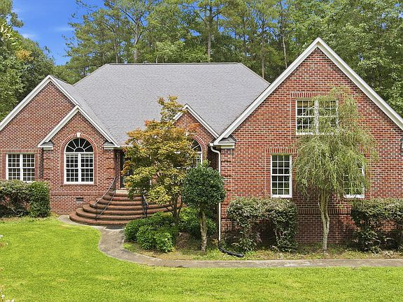 2nd image of 407 Rustic Court