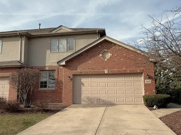 9400 Caledonia Dr, Tinley Park, IL 60487