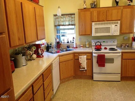 3rd image of 3883 Summit Ridge Cir