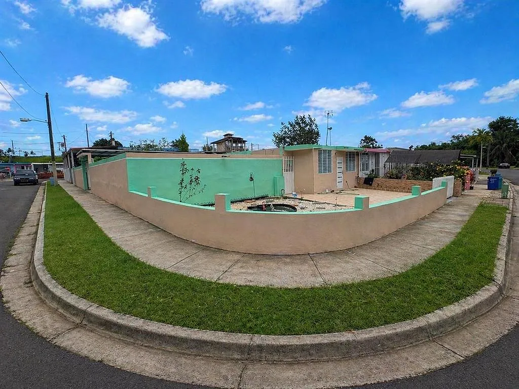 Building Photo - 26 Bloque #Z