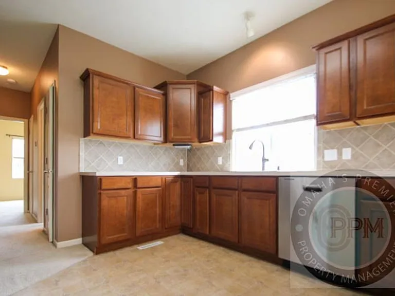 809 Lake Tahoe Dr — Photo 6