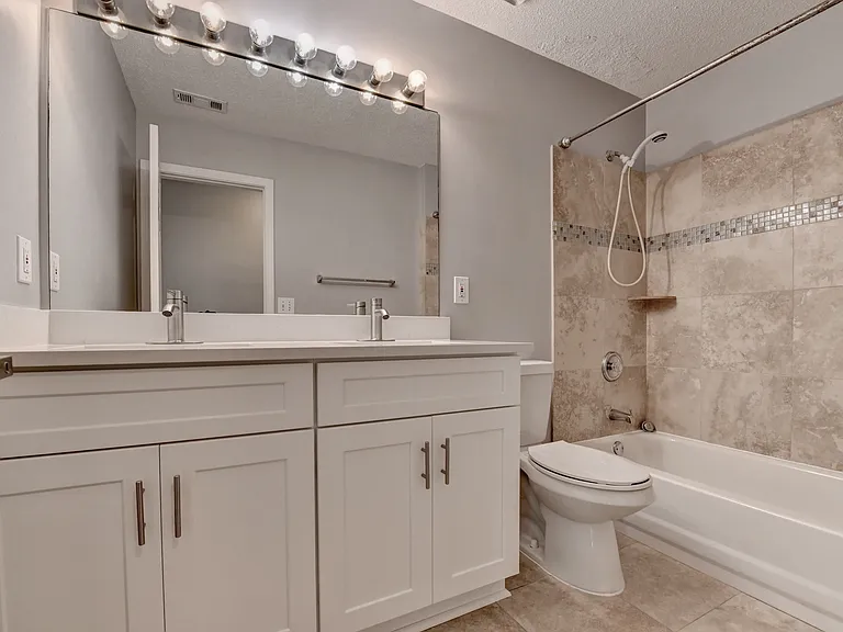 6125 Pattingham Dr — Photo 26