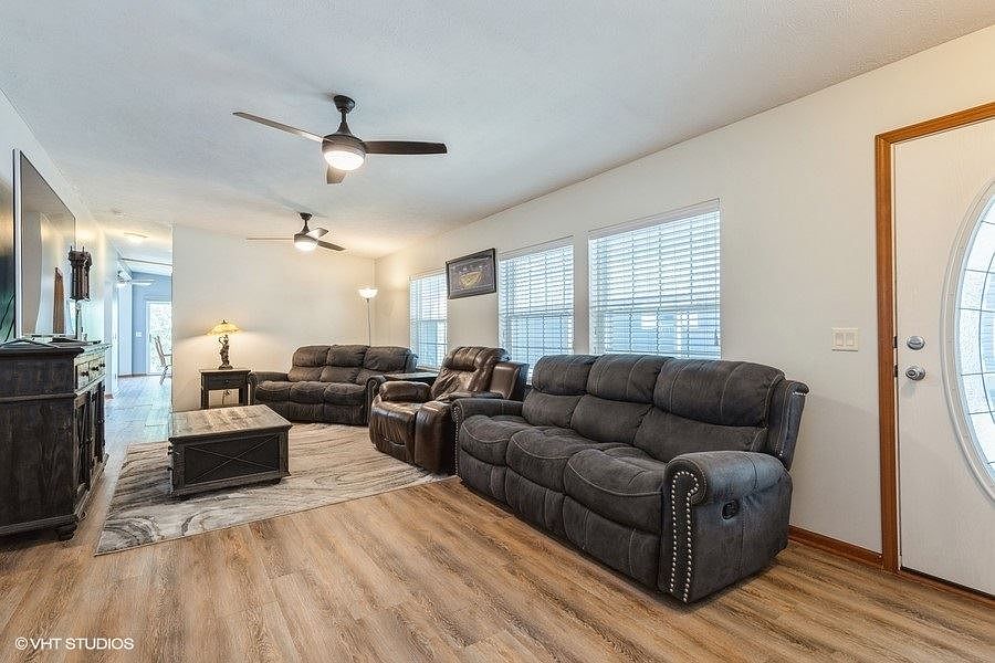 286 Forestview Dr, Crystal Lake, IL 60014 Zillow