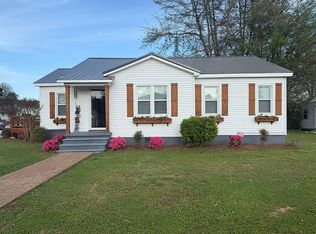 1200 1st St, Tuscumbia, AL 35674