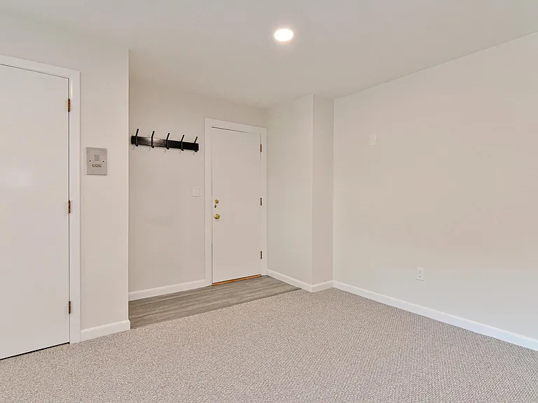 56 Jacqueline Rd #10 — Photo 9