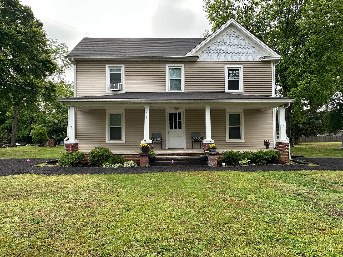 Great 1 Bed 1 Bath Apartment close to downtown Gibsonville! — Photo 1