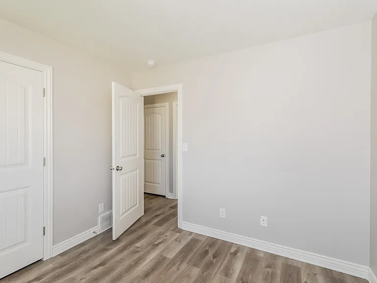 1681 E Tumwater Ln — Photo 15