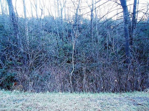 2nd image of 173 Settings Blvd