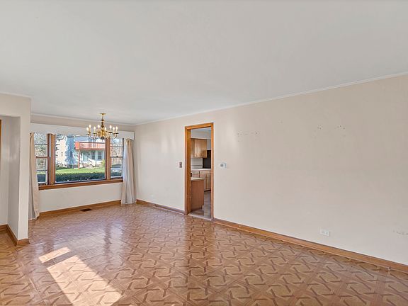 5th image of 835 Rose Ave