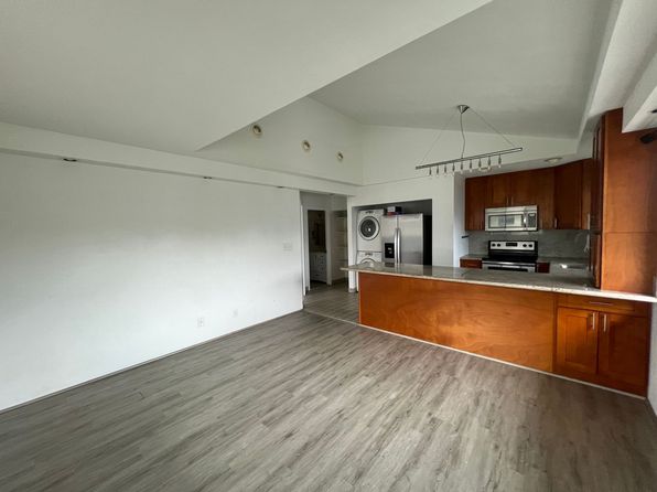 735 Birch St #2