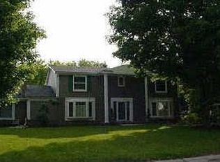 33617 Old Timber Rd, Farmington Hills, MI 48331