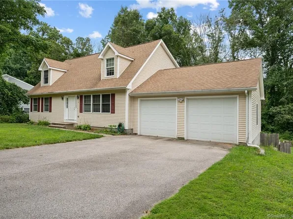 31 Blais Road, Montville, CT 06382