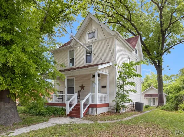 3302 College Ave, Alton, IL 62002
