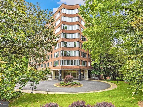 3rd image of 4200 Cathedral Ave NW APT 206