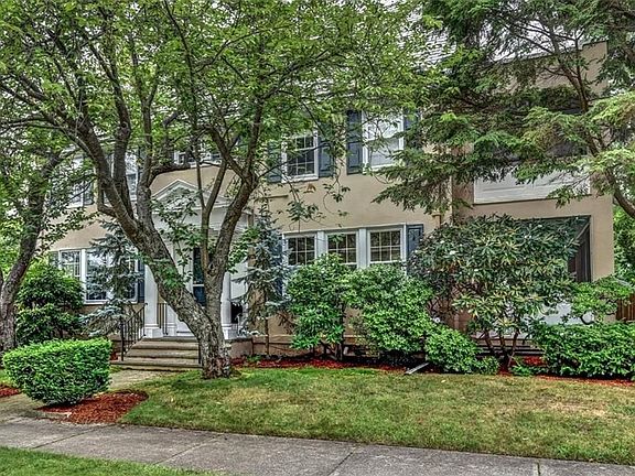 4th image of 97 Lorraine Ave