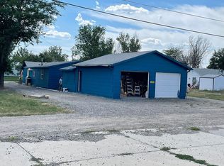 723 W 2nd St, Hardin, MT 59034